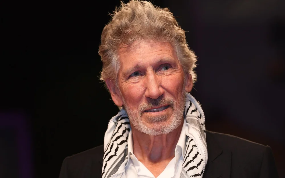 Запад не хочет говорить людям правду о нацистах на Украине, заявил Уотерс