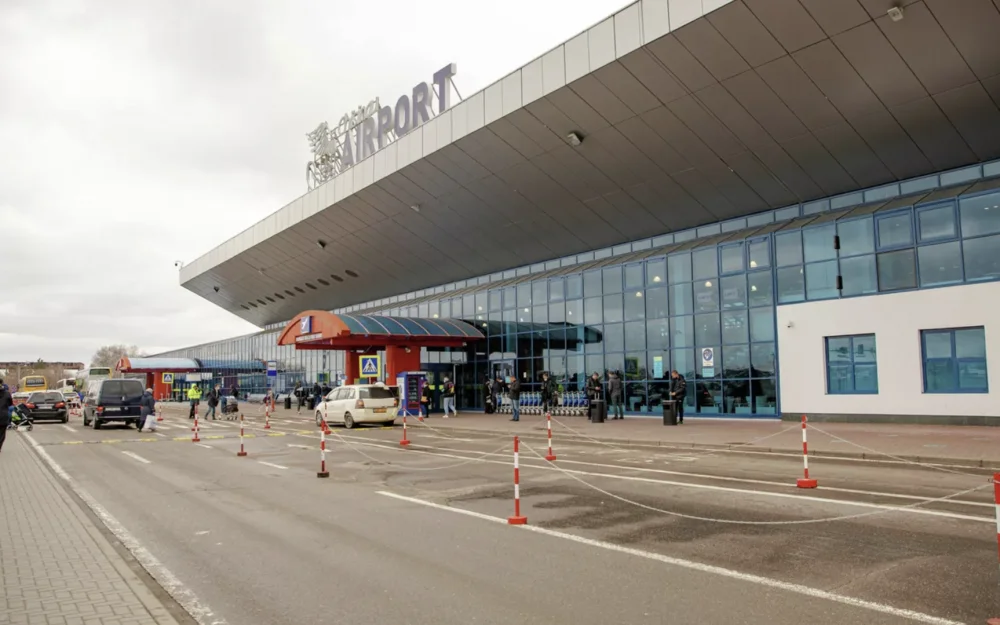 Аэропорт Кишинева взял под свой контроль инфраструктуру Лукойла