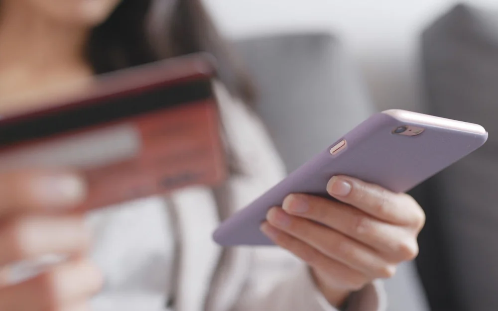 Россиян предупредили о схемах мошенников на черную пятницу