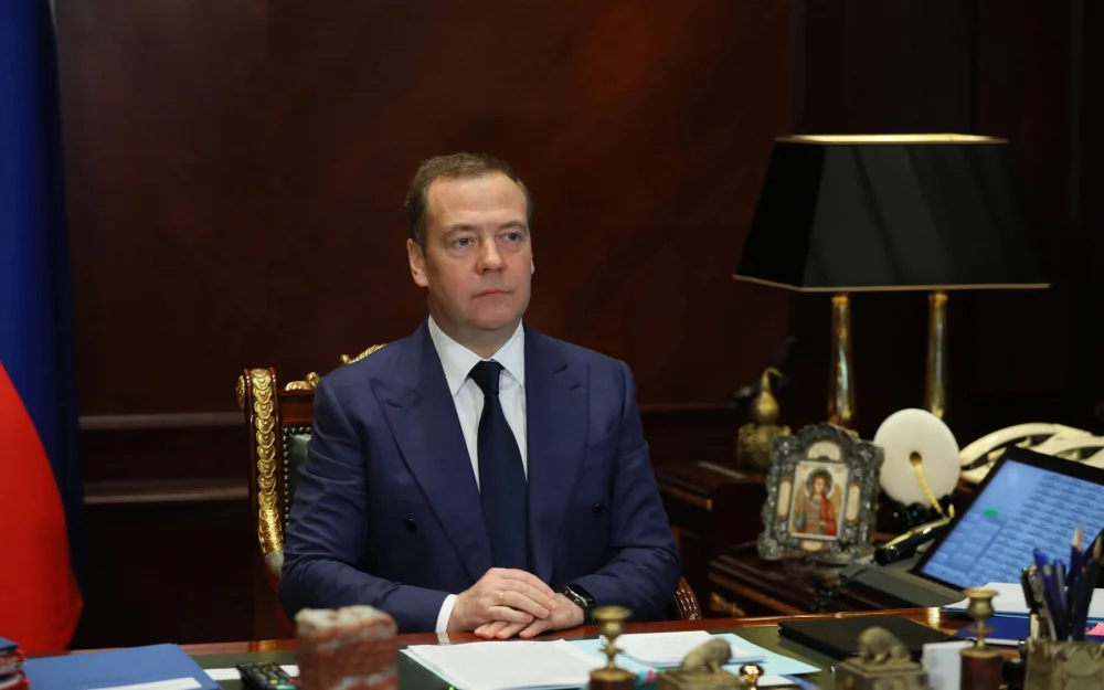 Медведев назвал единство россиян залогом будущей победы