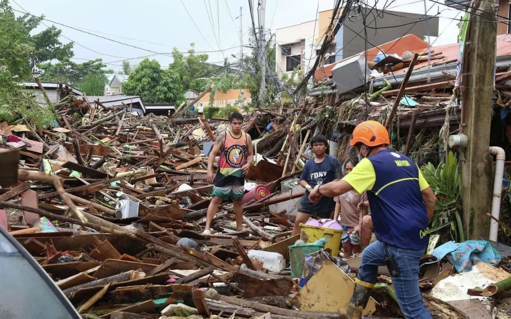 Посольство России на Филиппинах призвало не выходить из дома из-за тайфуна