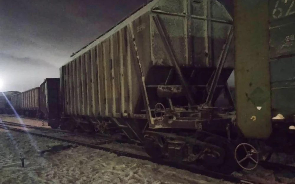 В Мурманске прокуратура начала проверку по факту схода пяти вагонов