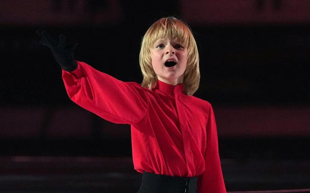 Сына Плющенко увезли на скорой с температурой после шоу в Петербурге