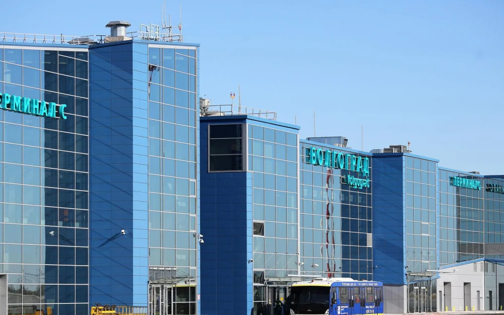 Аэропорт Волгограда временно приостановил работу