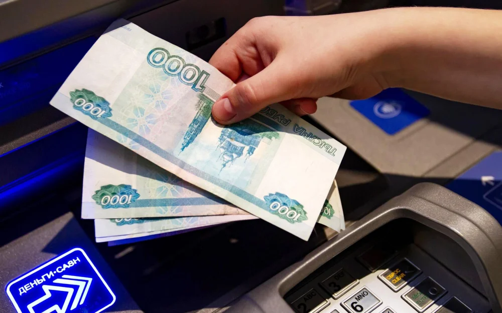 Эксперт объяснил, сколько наличных нужно носить с собой