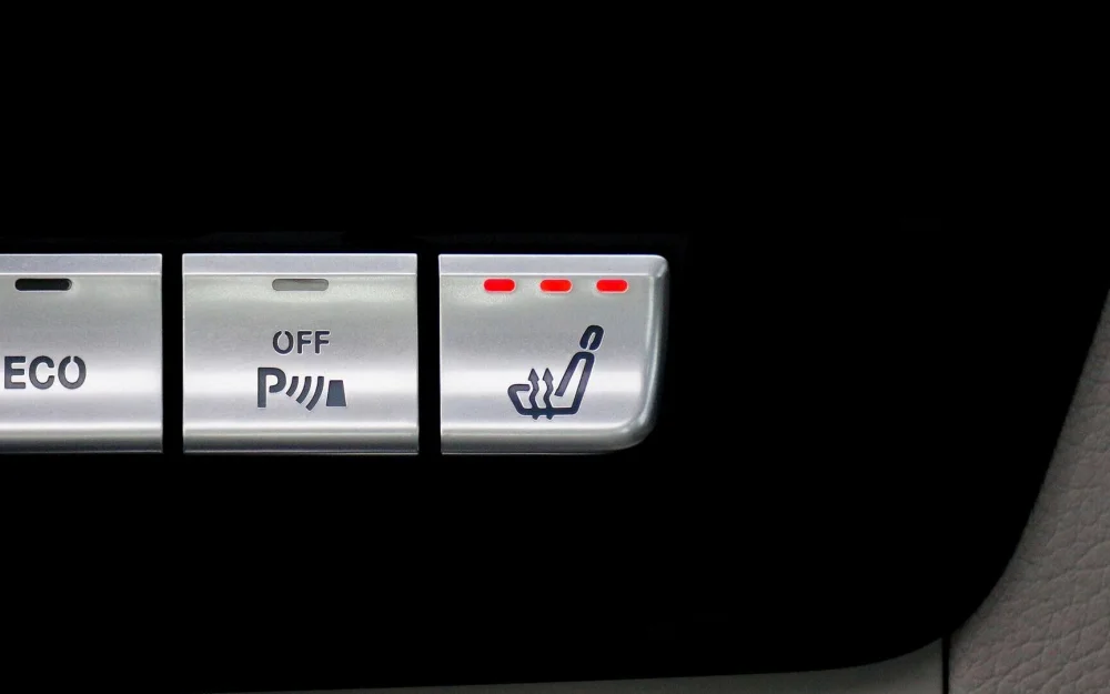 Врач предупредил об опасности подогрева сиденья в машине для мужчин