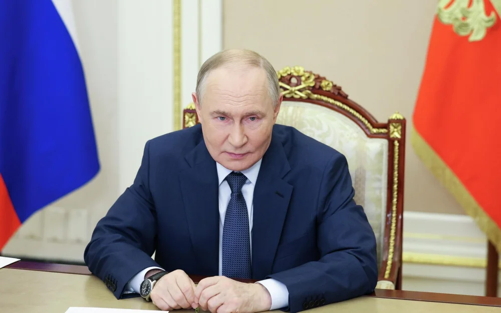 Путин поручил построить десять технопарков на Дальнем востоке и в Арктике