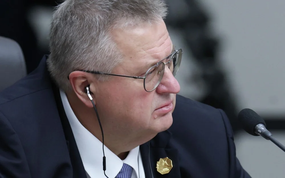 Оверчук пообщался с министром финансов США на саммите АТЭС