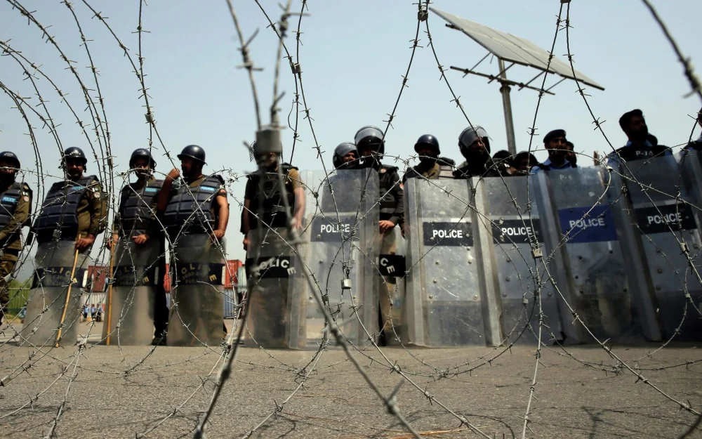 СМИ: в Пакистане ликвидировали двух боевиков, напавших на здание полиции