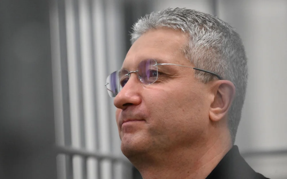 Суд не принял иск о взыскании платы за ЖКХ с Тимура Иванова