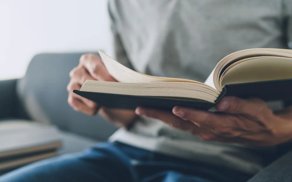 Опрос показал, сколько россиян читают художественную литературу
