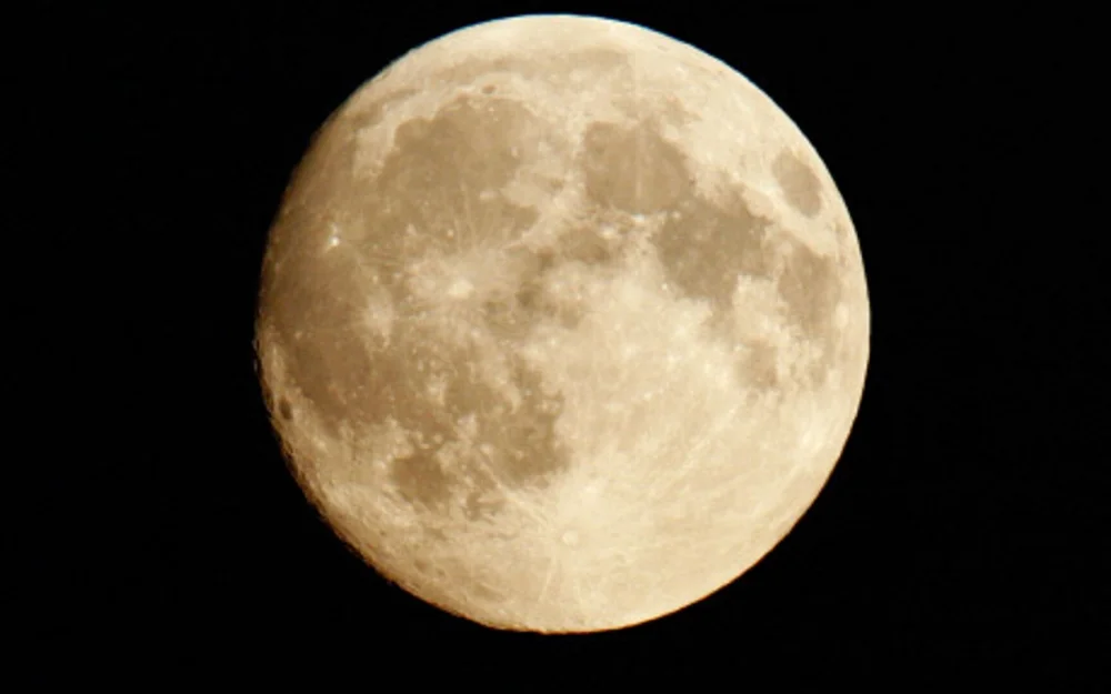 Землян в ночь на четверг ждет суперлуние