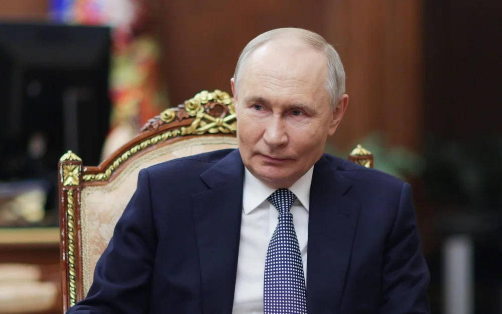 Путин поинтересовался у Краснова, как идет процесс вступления в должность