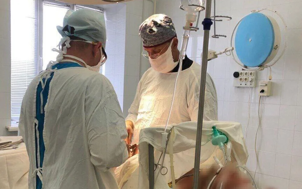 Хирурги в Саратовской области успешно выполнили сложную операцию подростку
