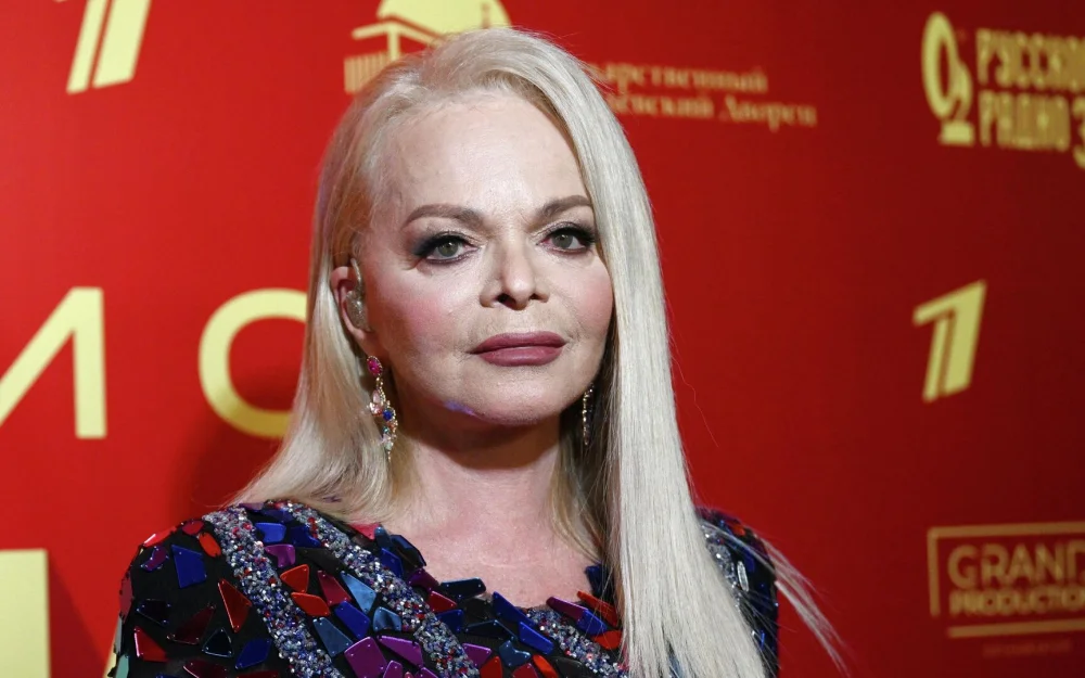 Суд рассмотрит дело об афере с квартирой Долиной в закрытом режиме