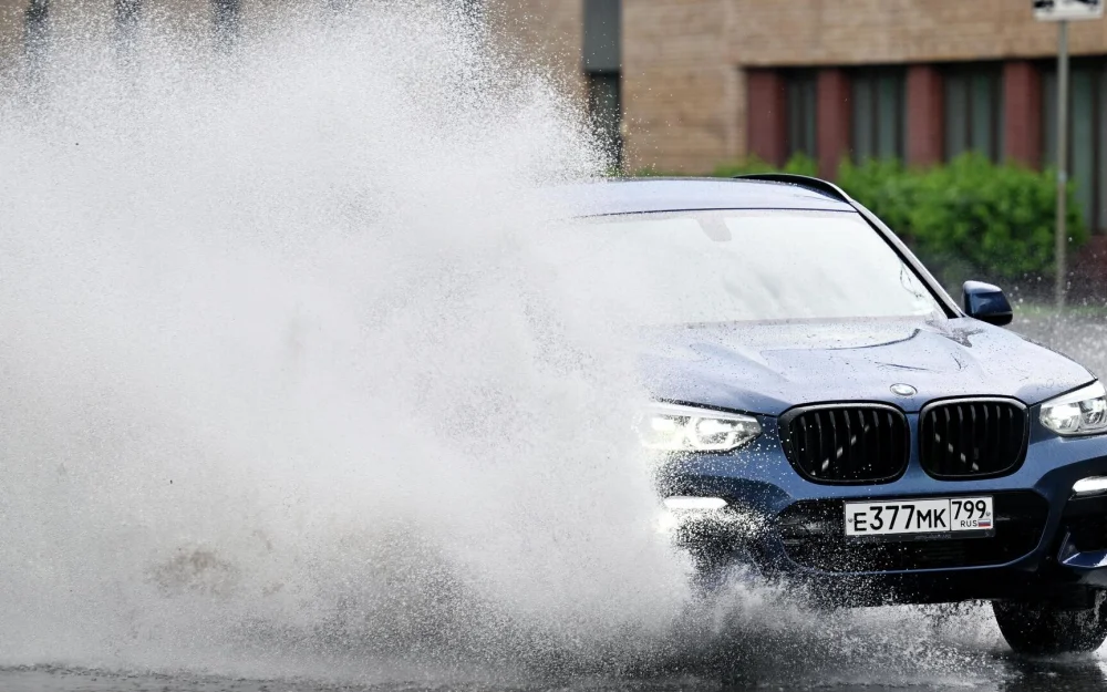 Россиян предупредили о лишении прав за езду с нечитаемыми номерами