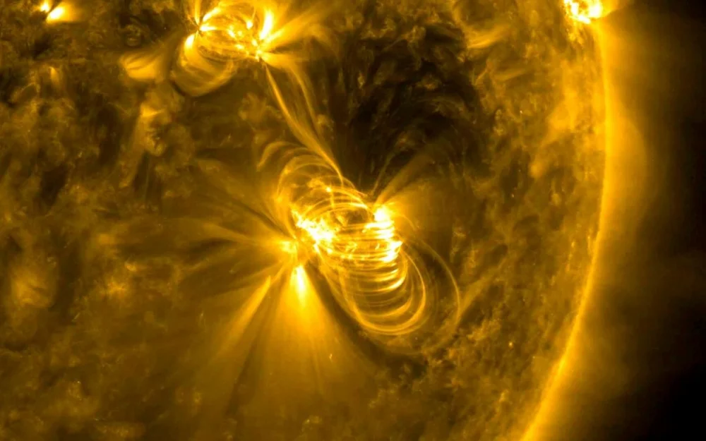 Два облака солнечной плазмы так и не дошли до Земли, сообщили в ИКИ РАН