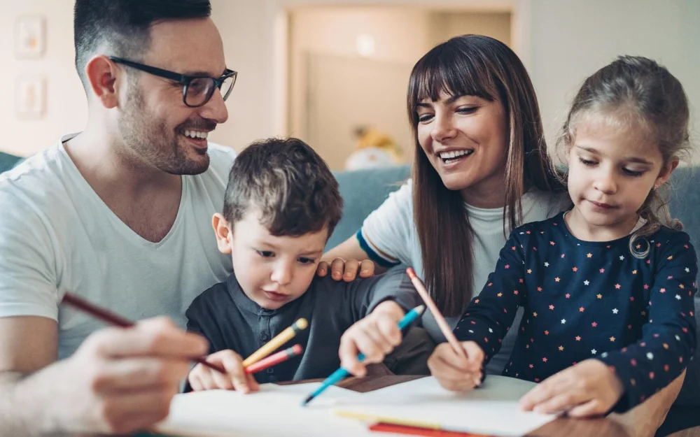 В России предложили ввести зарплату для воспитывающих детей родителей