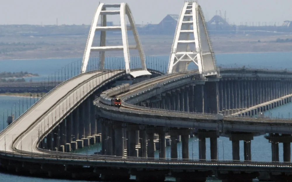 Двенадцать поездов в сообщении с Крымом идут с задержкой