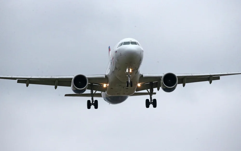 Уральские авиалинии опровергли сообщения о задымлении в самолете