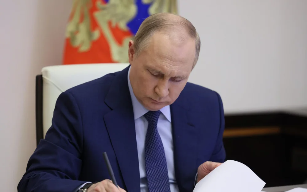 Путин присвоил Стриженовым звание заслуженных артистов России