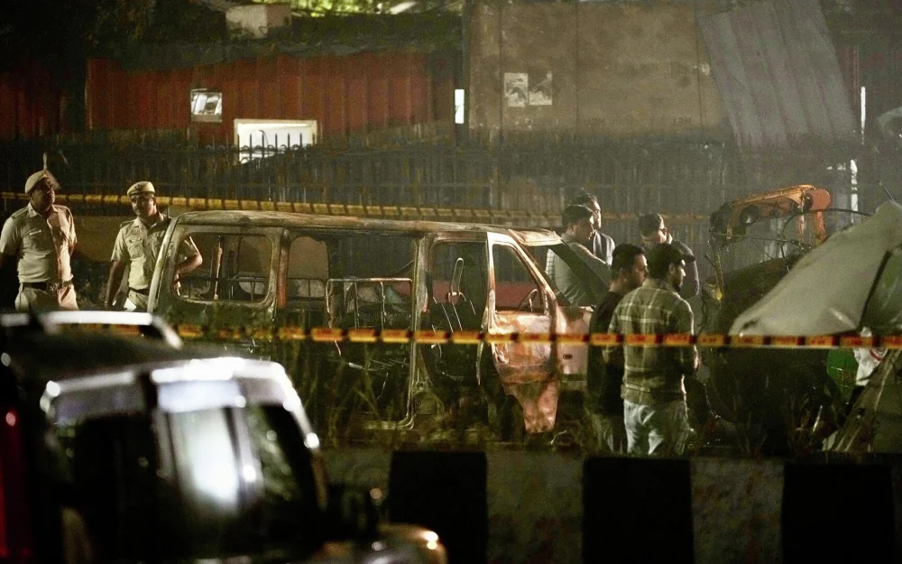 Россияне не пострадали при взрыве машины в Дели, сообщили в посольстве