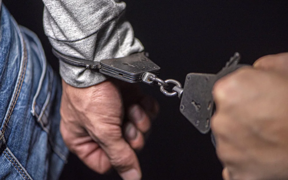 Осужденный за убийство следователя в Туве пожаловался на цены в колонии