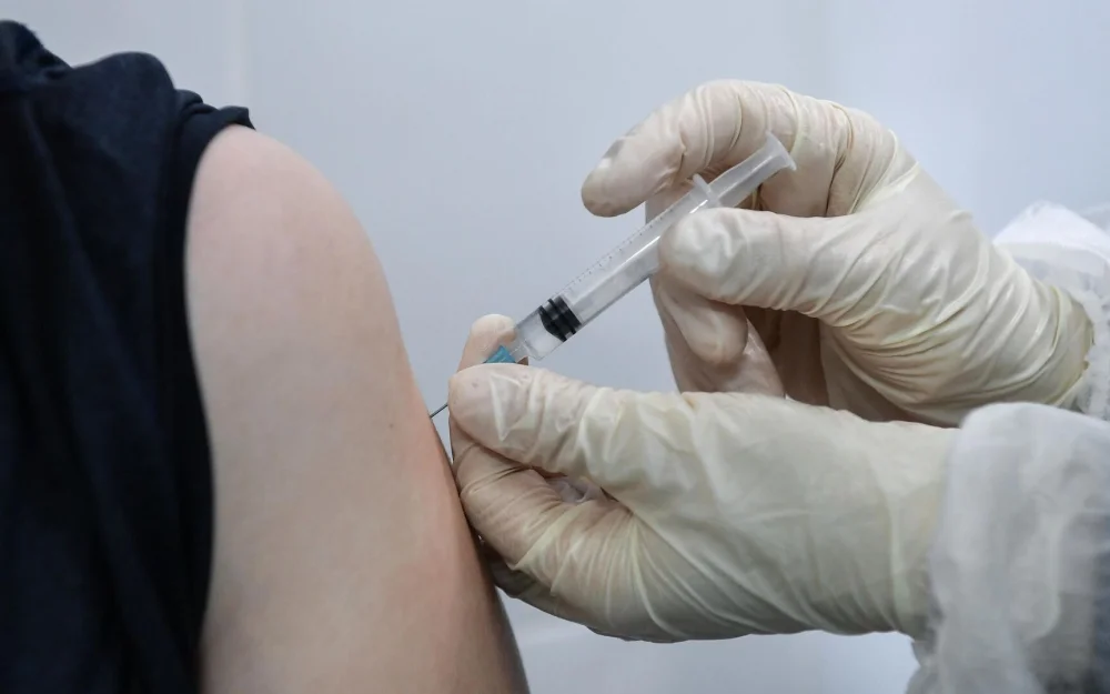 Список бесплатных прививок для россиян могут расширить