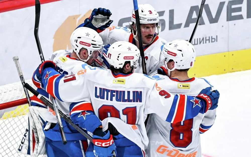Гол Лутфуллина принес СКА победу над Авангардом в матче КХЛ
