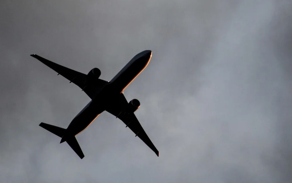 Потребность в авиарейсах с запуском ВСМ сохранится, заявил Савельев