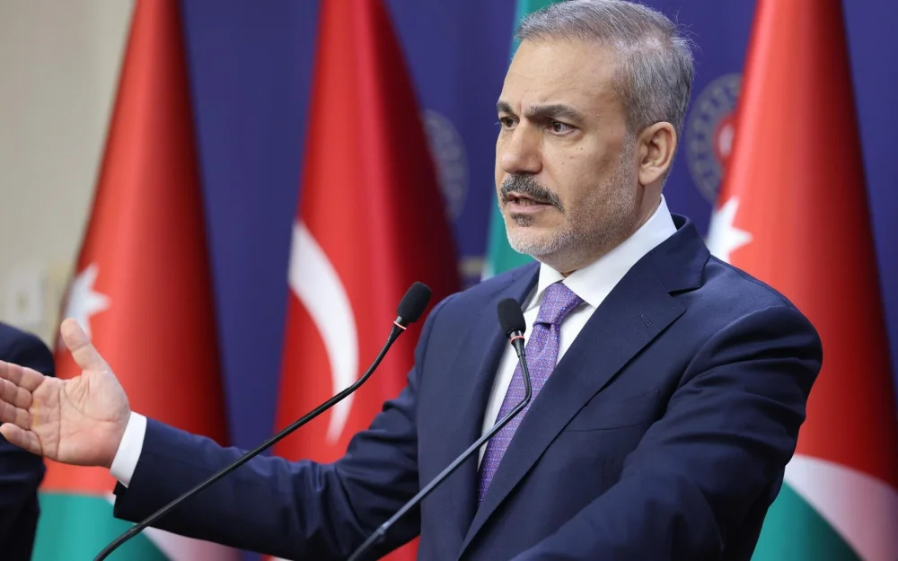 Глава МИД Турции заявил о готовности поддерживать мирный процесс на Украине