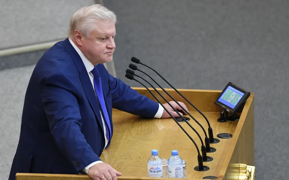 Миронов предложил установить выплаты молодым ученым