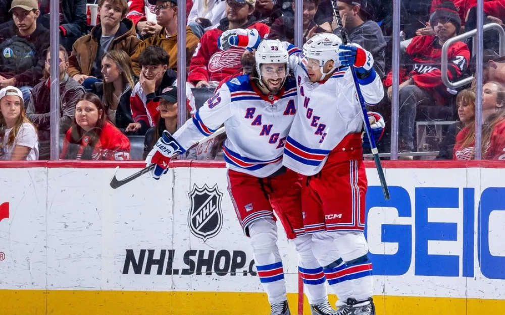 Панарин помог «Рейнджерс» одержать первую домашнюю победу сезона, оформив дубль против «Нэшвилла»