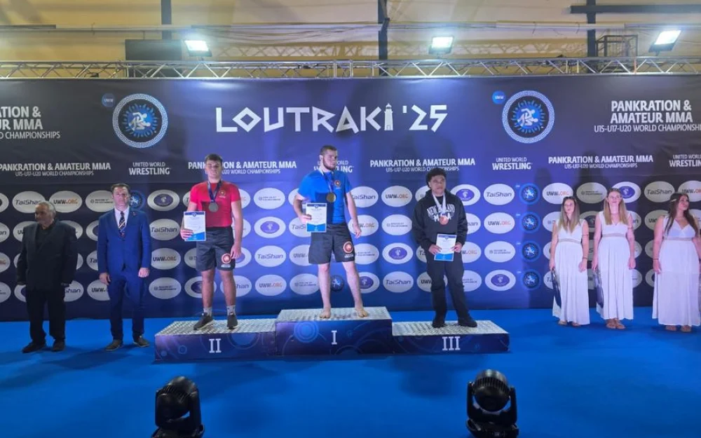 Второе место на первенстве мира по панкратиону занял приморский спортсмен