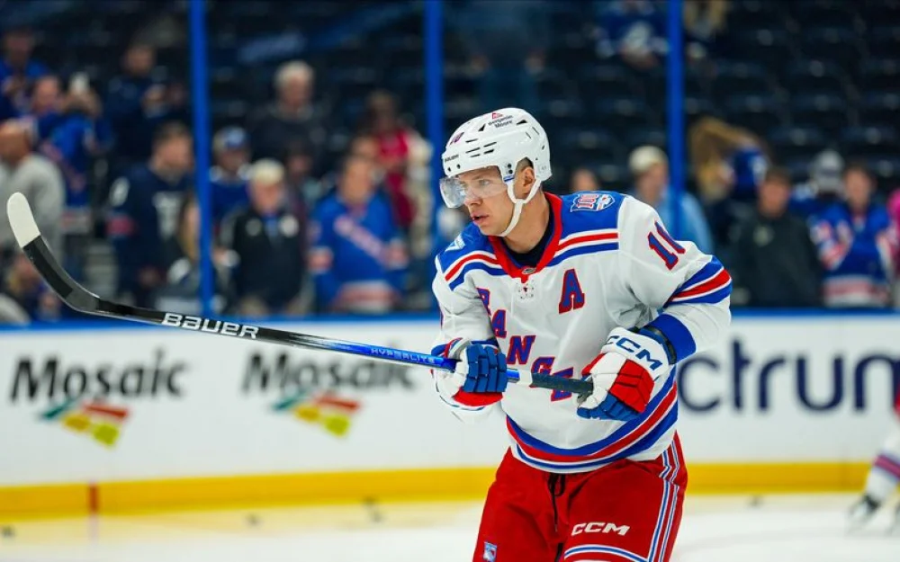 Панарин оформил 4 передачи и приблизился к клубному рекорду: «Рейнджерс» разгромили «Тампу-Бэй»