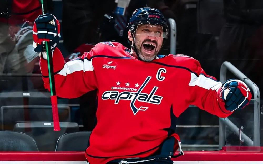 Овечкин стал первым игроком в истории НХЛ, забившим 900 голов