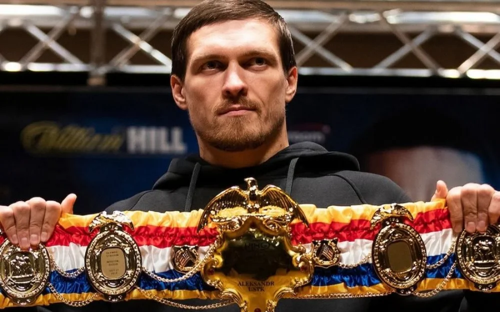 Усик лишился титула абсолютного чемпиона мира