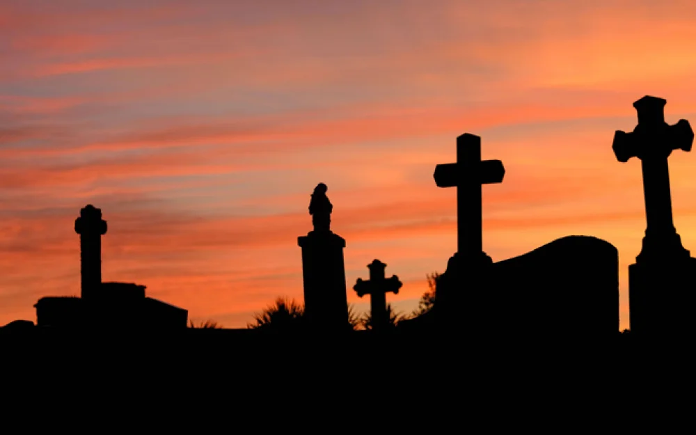 Парижанам предложили выиграть в лотерее места на значимых кладбищах