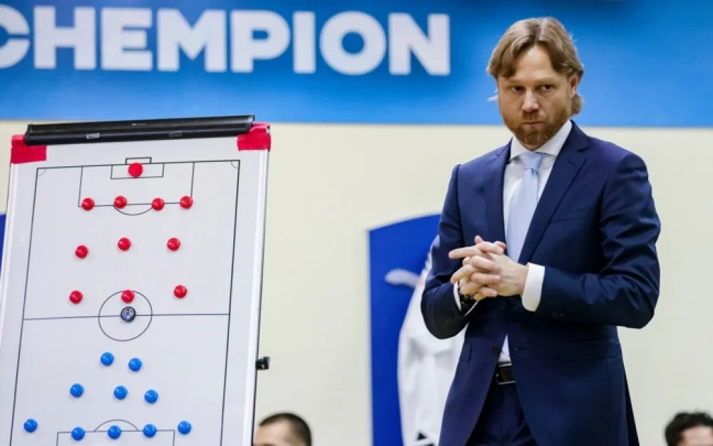 Карпин вызвал в сборную России на ноябрьские матчи 30 футболистов