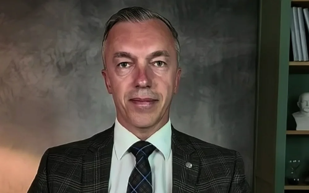 Депутат Шмидт: немцы в недоумении из-за прибывших толп молодых украинцев