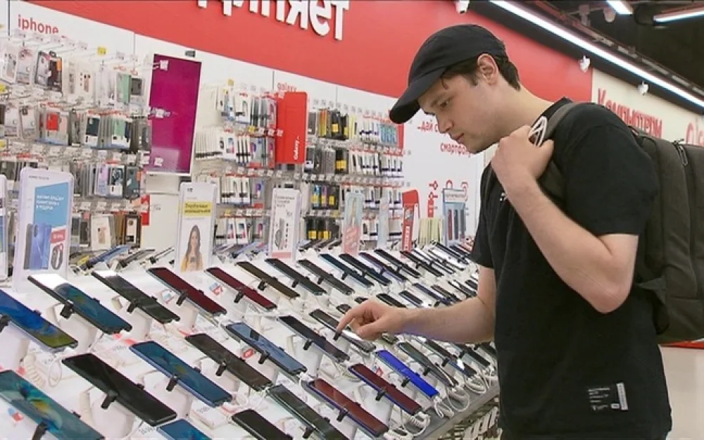 Минпромторг: технологический сбор введут сначала на ноутбуки и смартфоны