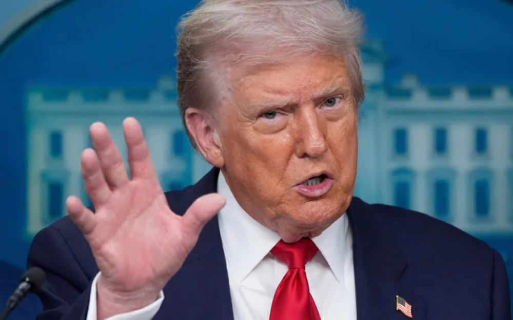 Трамп назвал несогласного с его позицией ведущего NBC Майерса чокнутым