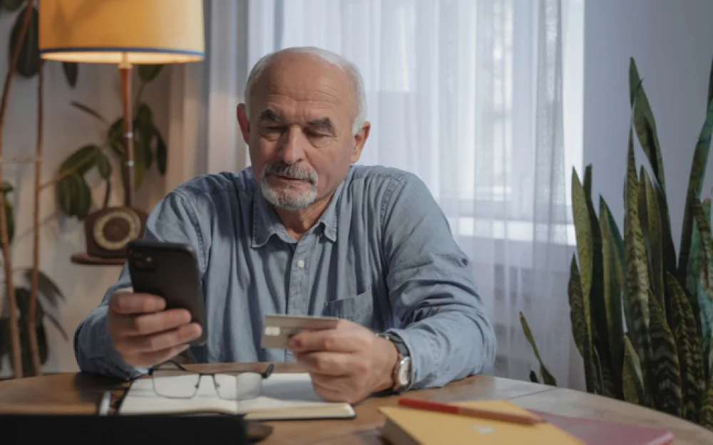 В России предложили отменить комиссию за переводы близким родственникам