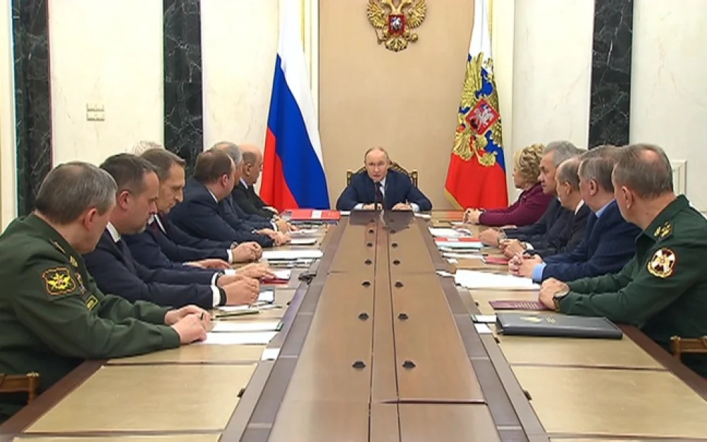 Путин поручил после сбора информации начать подготовку испытаний ядерного оружия