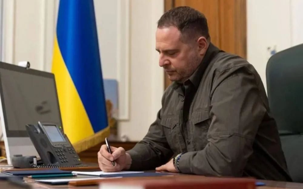 FT: Зеленскому необходимо уволить Ермака и создать новое правительство