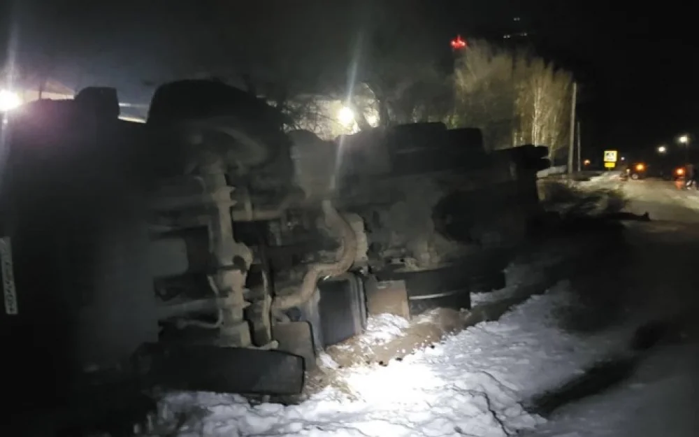 Девушка погибла на дороге в Приморье от наезда на нее тягача