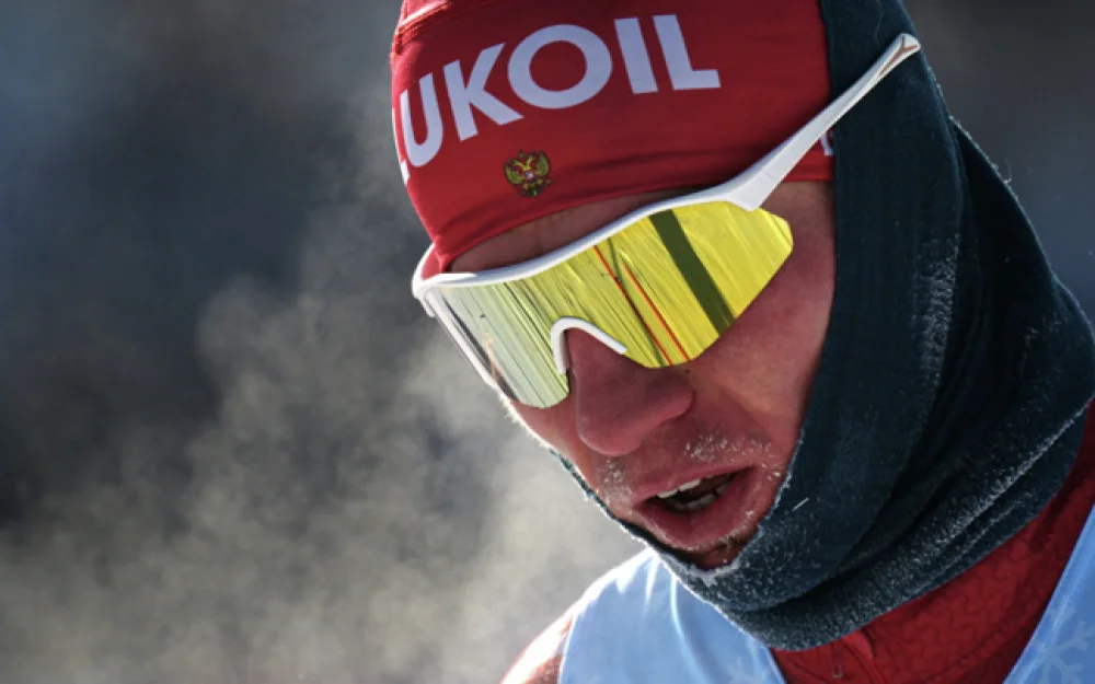 У Большунова сломалось крепление в лыжной гонке на Кубке России