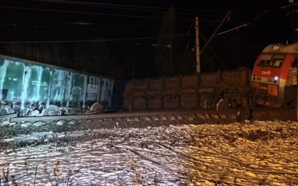 СК завел уголовное дело после схода с рельсов грузового состава в Иркутской области