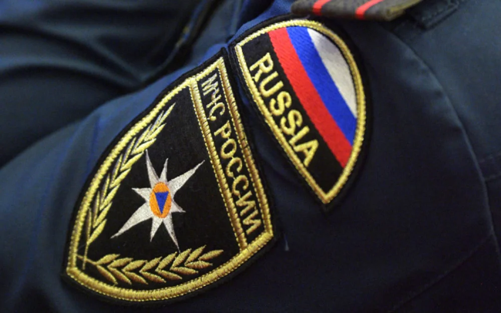 В МЧС России напомнили о штрафах за хранение вещей на лестничной площадке