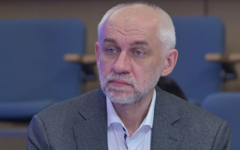 Политолог Шаповалов: отфутболивание чиновником жалоб граждан – непозволительно